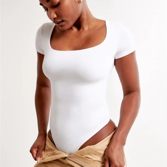 Abercrombie & Fitch - Seamless Fabric Square-neck Bodysuiy - Picture 3 of 4